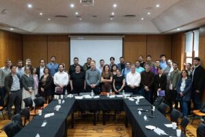 27 usinas heterodoxas se juntaron a delinear un programa económico alternativo al de Milei