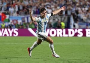 Frotó la lámpara en la prórroga: Argentina venció 3-1 a Suiza con un Julián Álvarez colosal